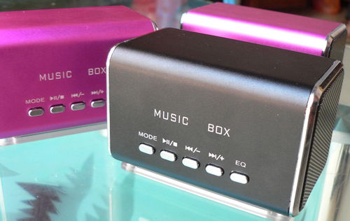 佛山哪里有電子產品批發市場,本人批發插卡小音箱